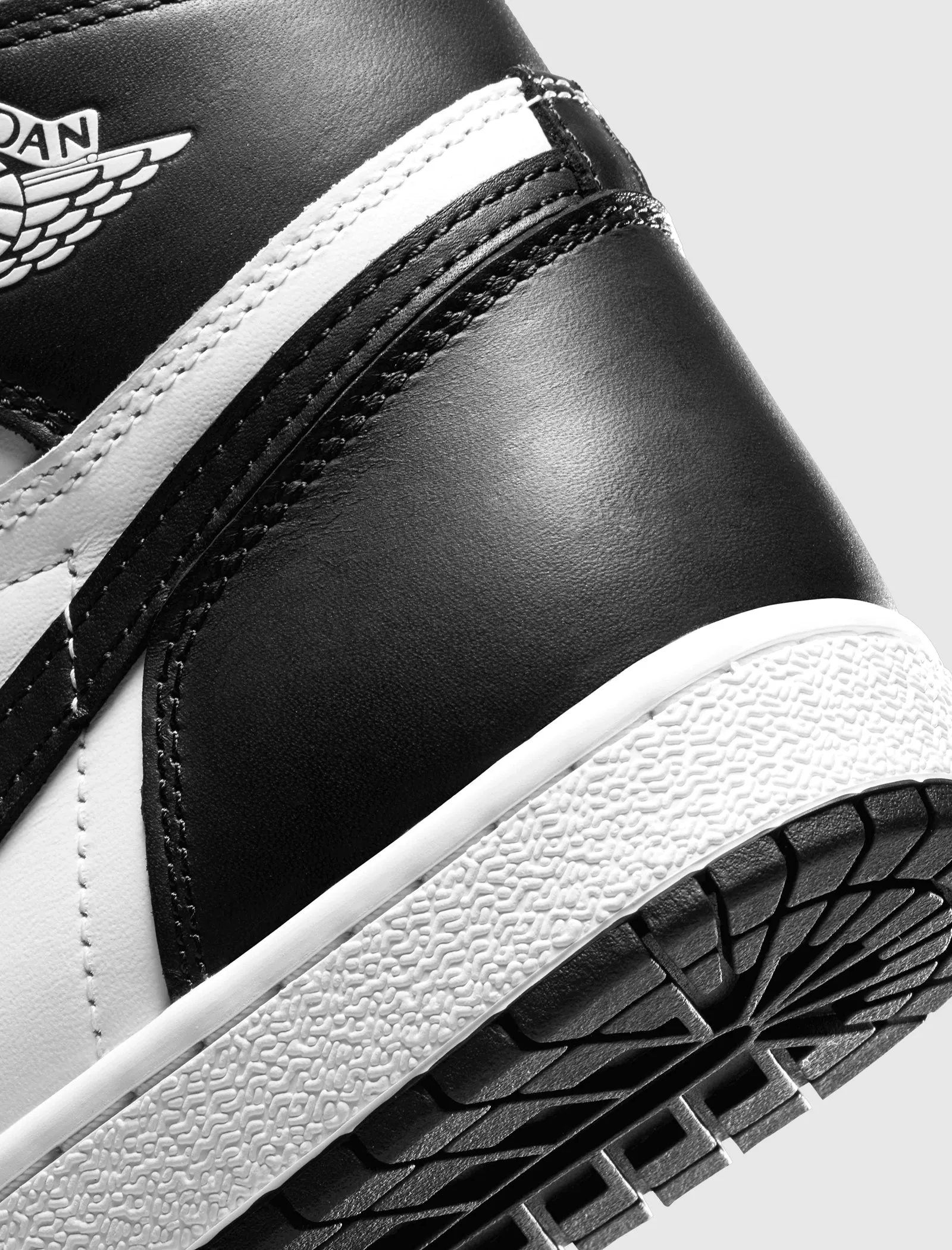 AIR JORDAN 1 HIGH '85 "BLACK/WHITE"