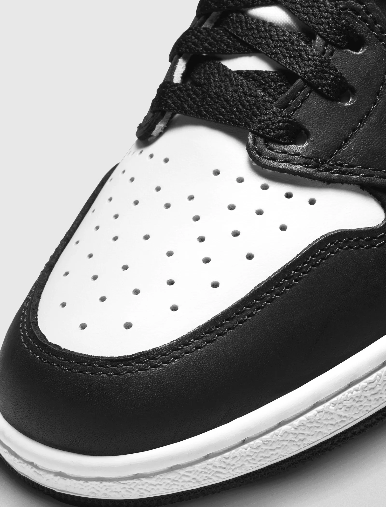 AIR JORDAN 1 HIGH '85 "BLACK/WHITE"