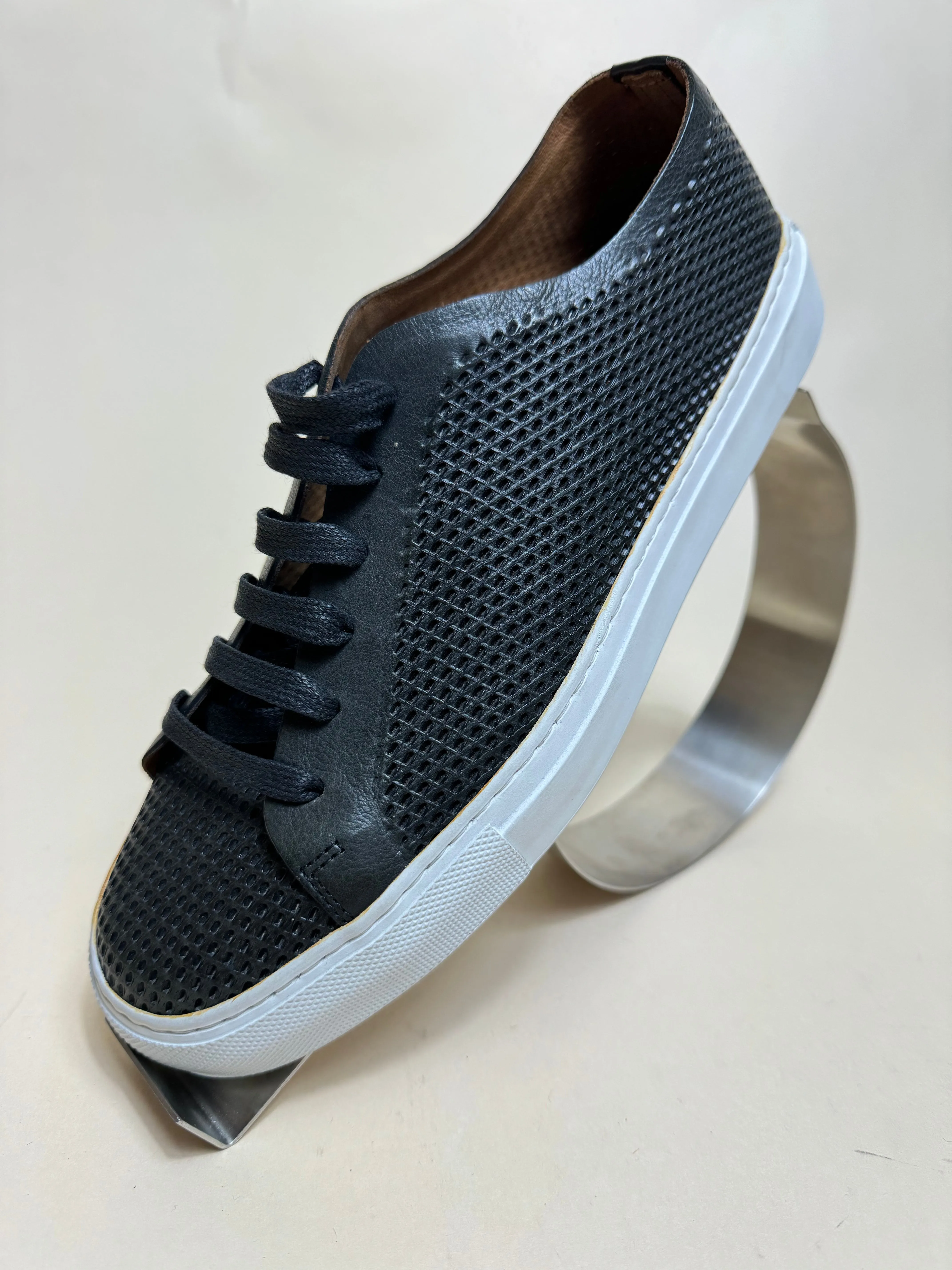 Batik E. Nero Sneakers - Black