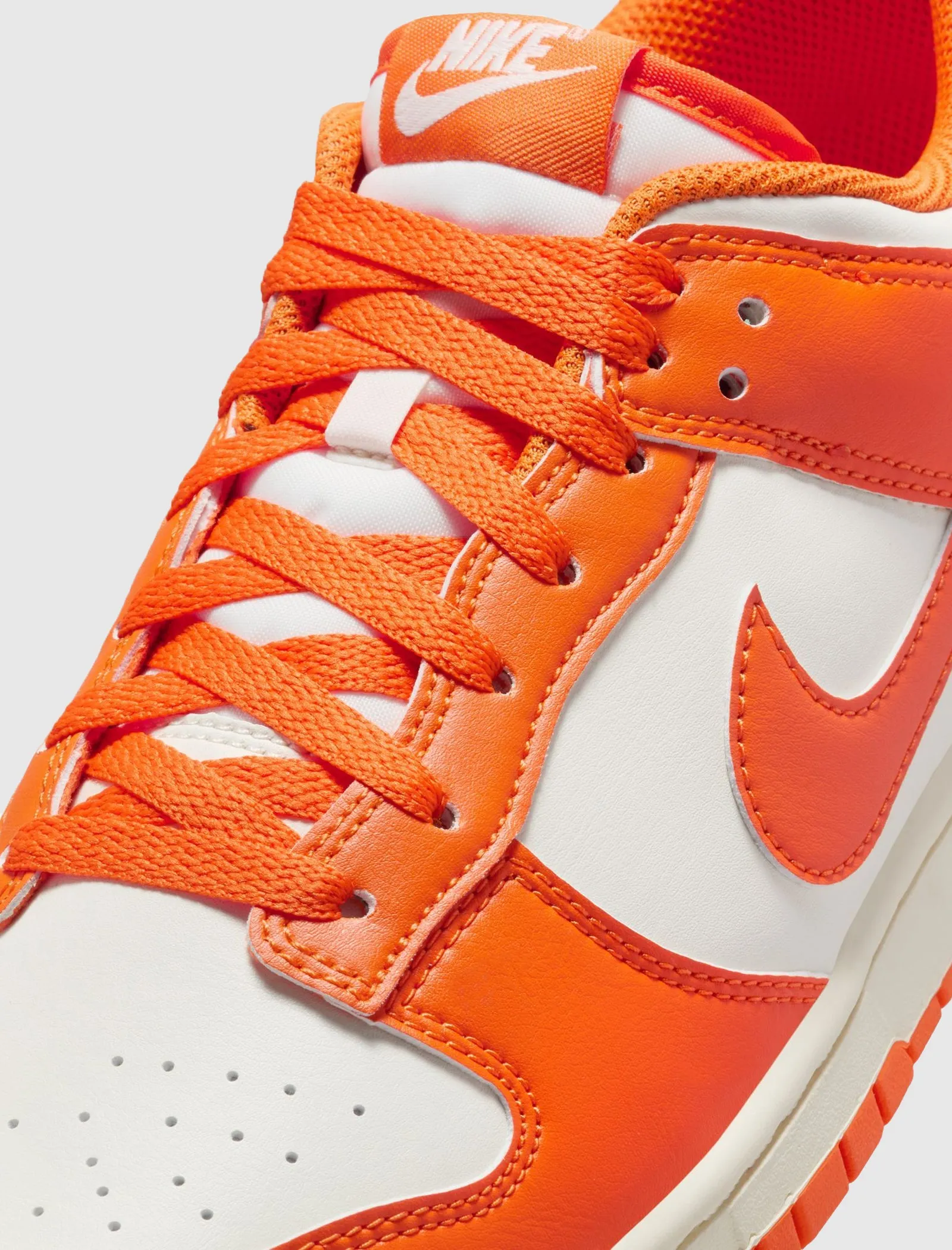 DUNK LOW RETRO "PALE IVORY/SAFETY ORANGE"