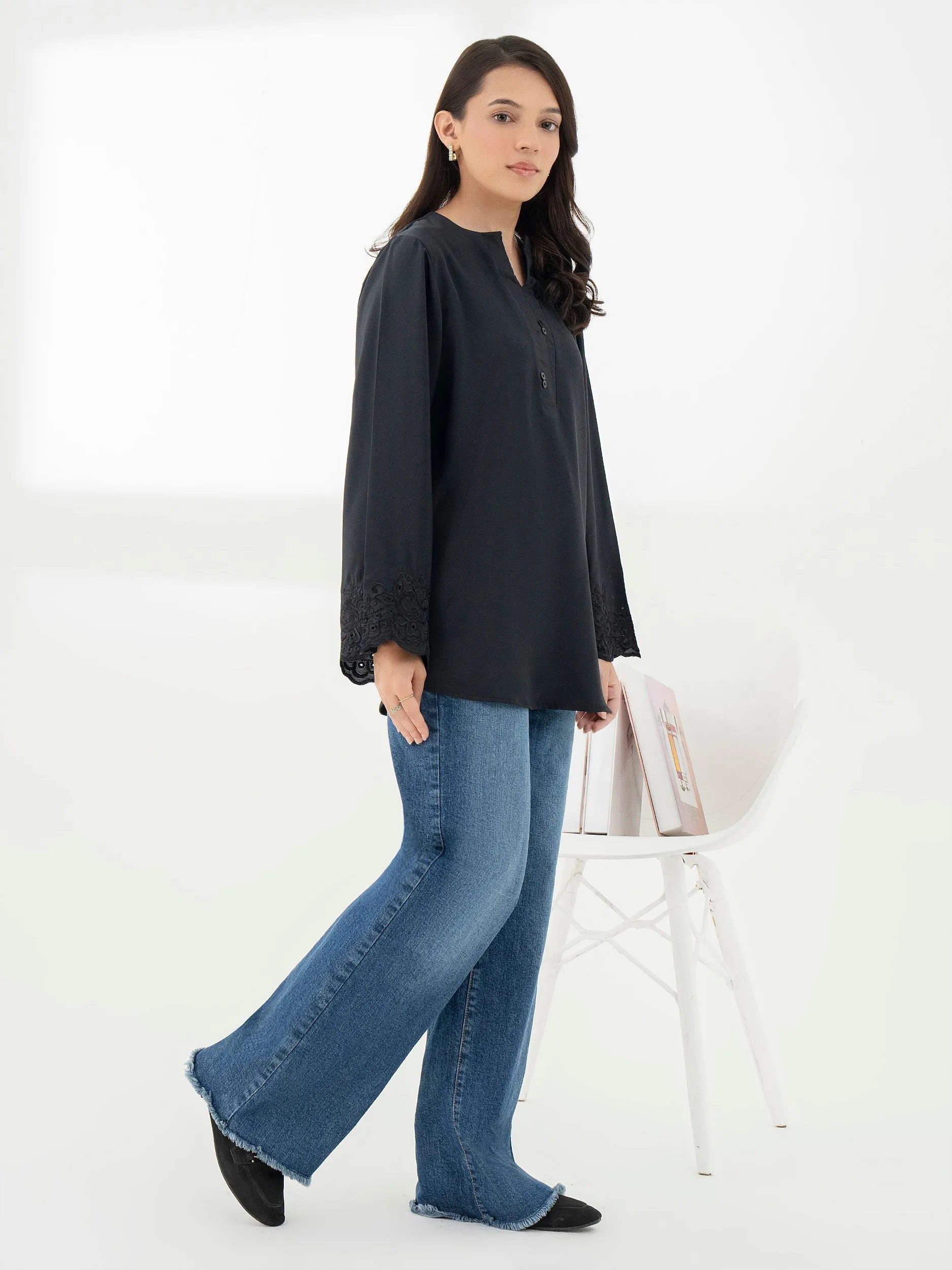 Embroidered Grip Top