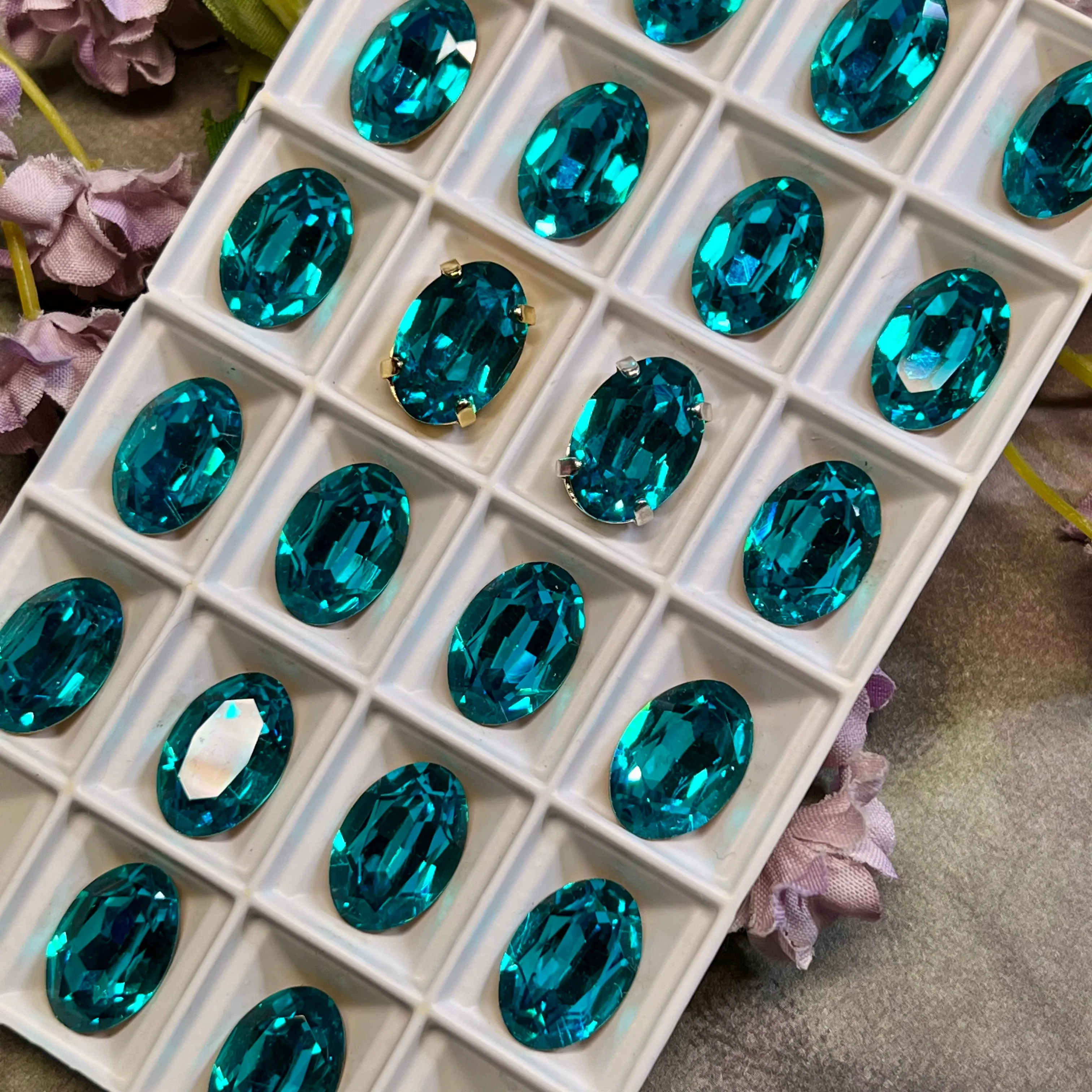 Genuine Swarovski Crystal, 1 Piece, Vintage Blue Zircon, 16x11mm 4100 Oval, with or without Setting