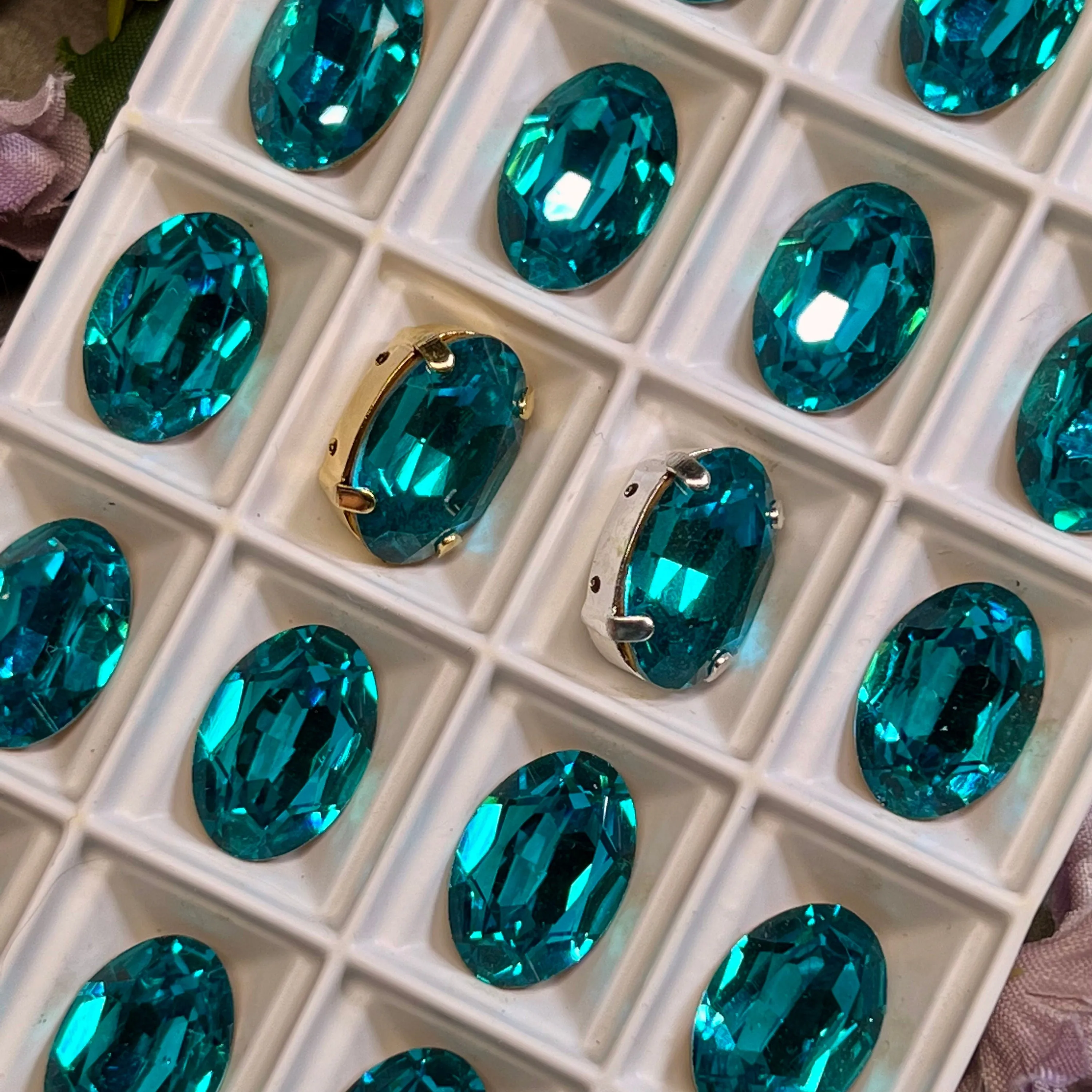 Genuine Swarovski Crystal, 1 Piece, Vintage Blue Zircon, 16x11mm 4100 Oval, with or without Setting