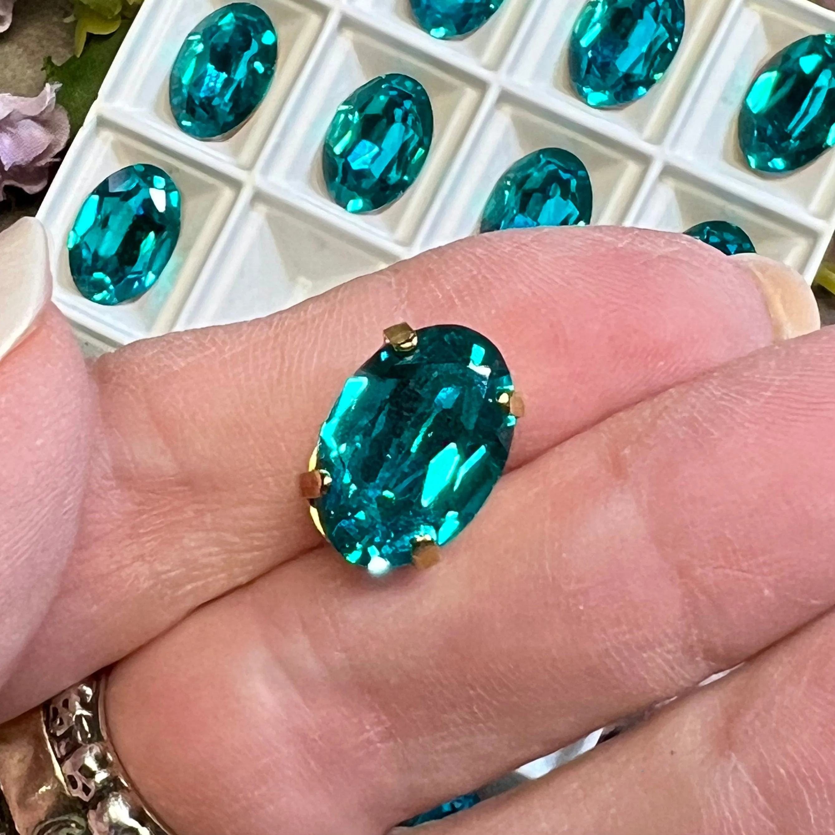 Genuine Swarovski Crystal, 1 Piece, Vintage Blue Zircon, 16x11mm 4100 Oval, with or without Setting