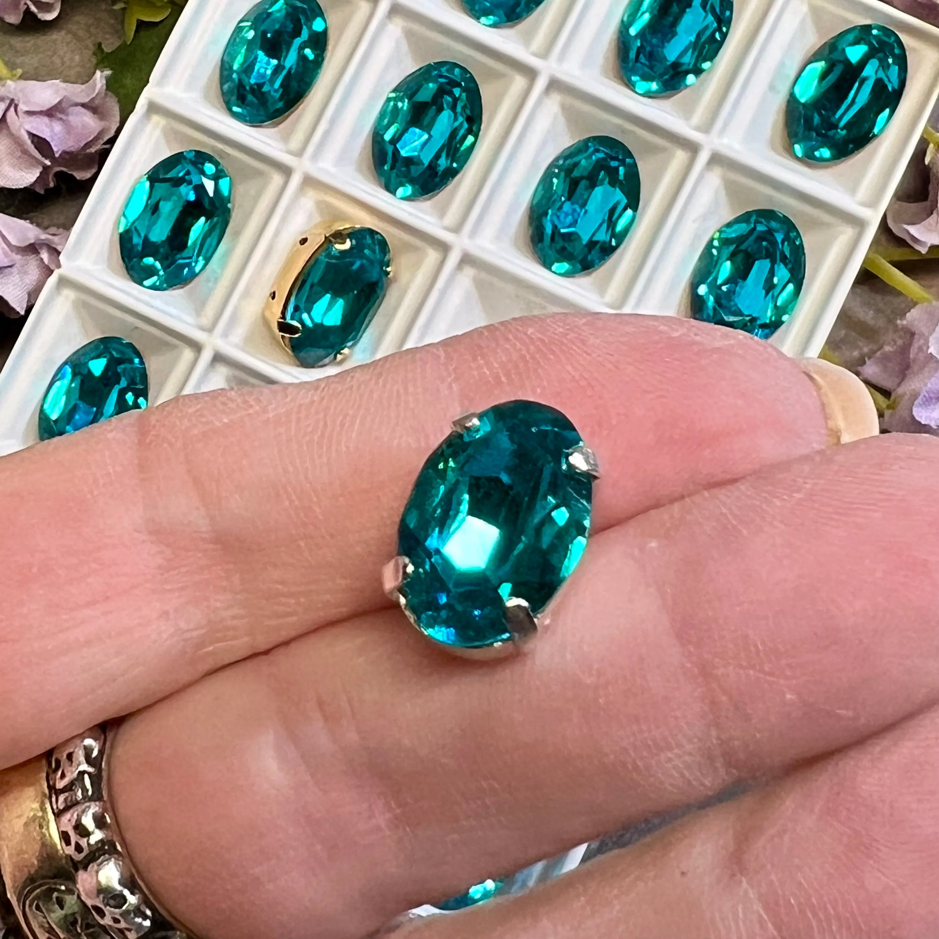 Genuine Swarovski Crystal, 1 Piece, Vintage Blue Zircon, 16x11mm 4100 Oval, with or without Setting