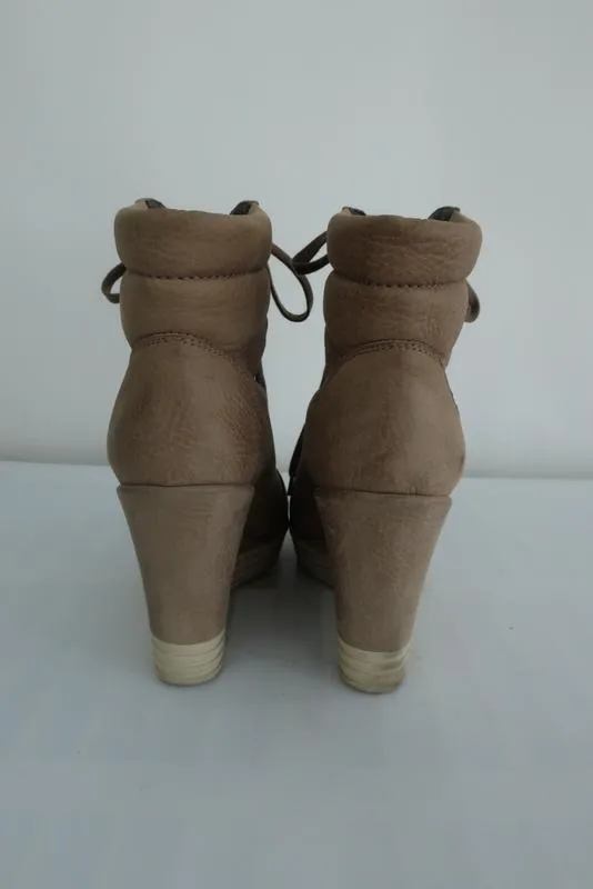 Hogan Rebel Wedge Sneakers Beige Leather Size 39.5 Lace-Up High Top
