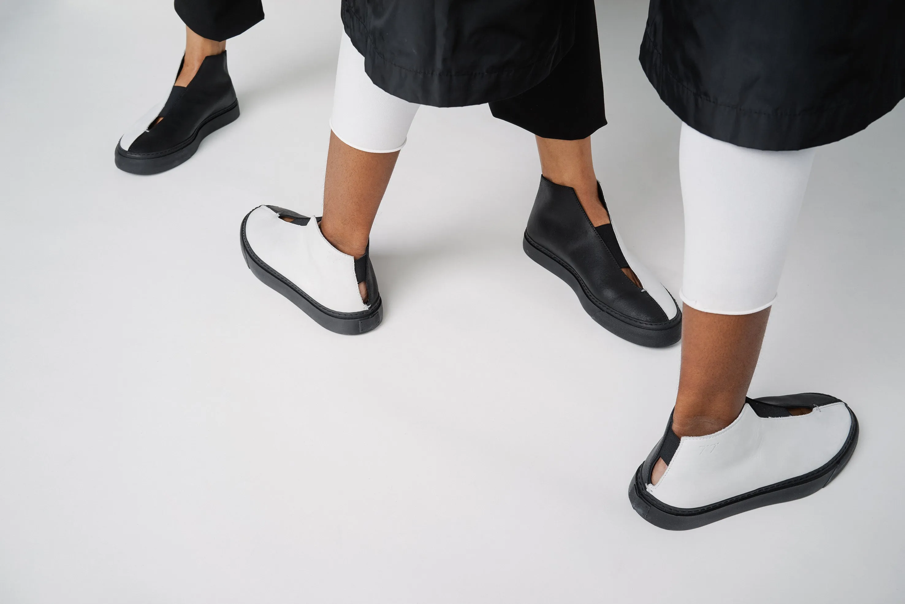 K3 / BLACK/CHALK / UNISEX LEATHER SNEAKER