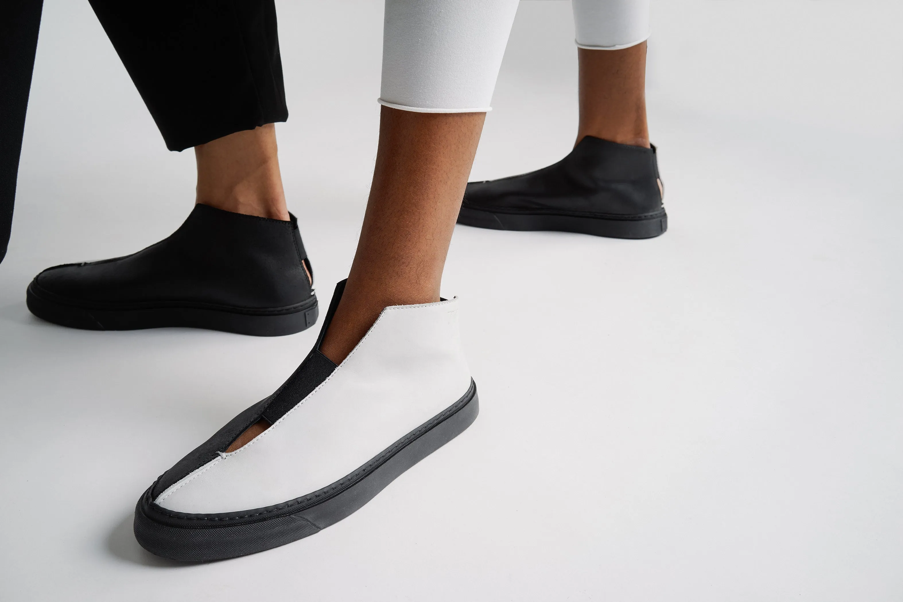 K3 / BLACK/CHALK / UNISEX LEATHER SNEAKER