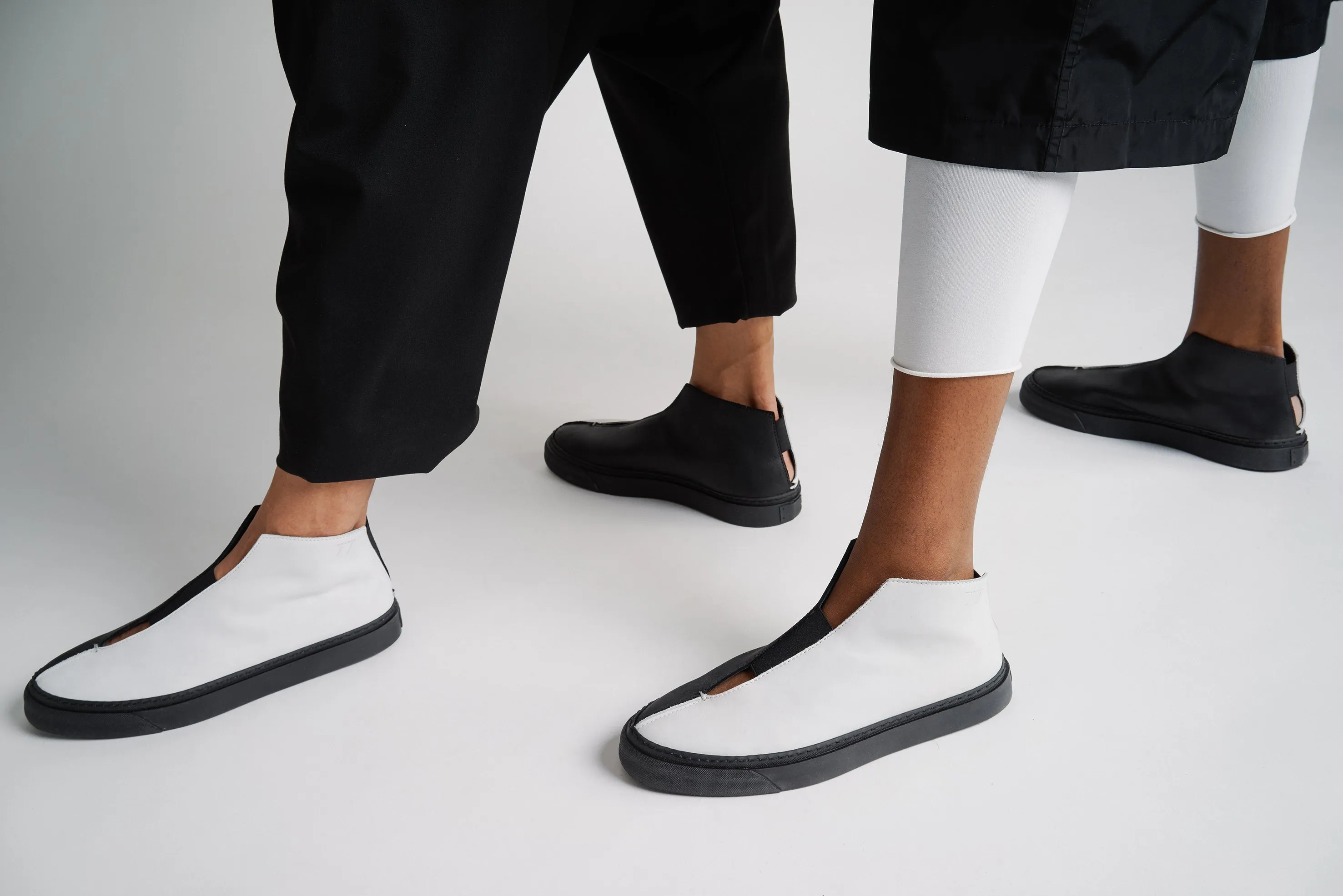 K3 / BLACK/CHALK / UNISEX LEATHER SNEAKER