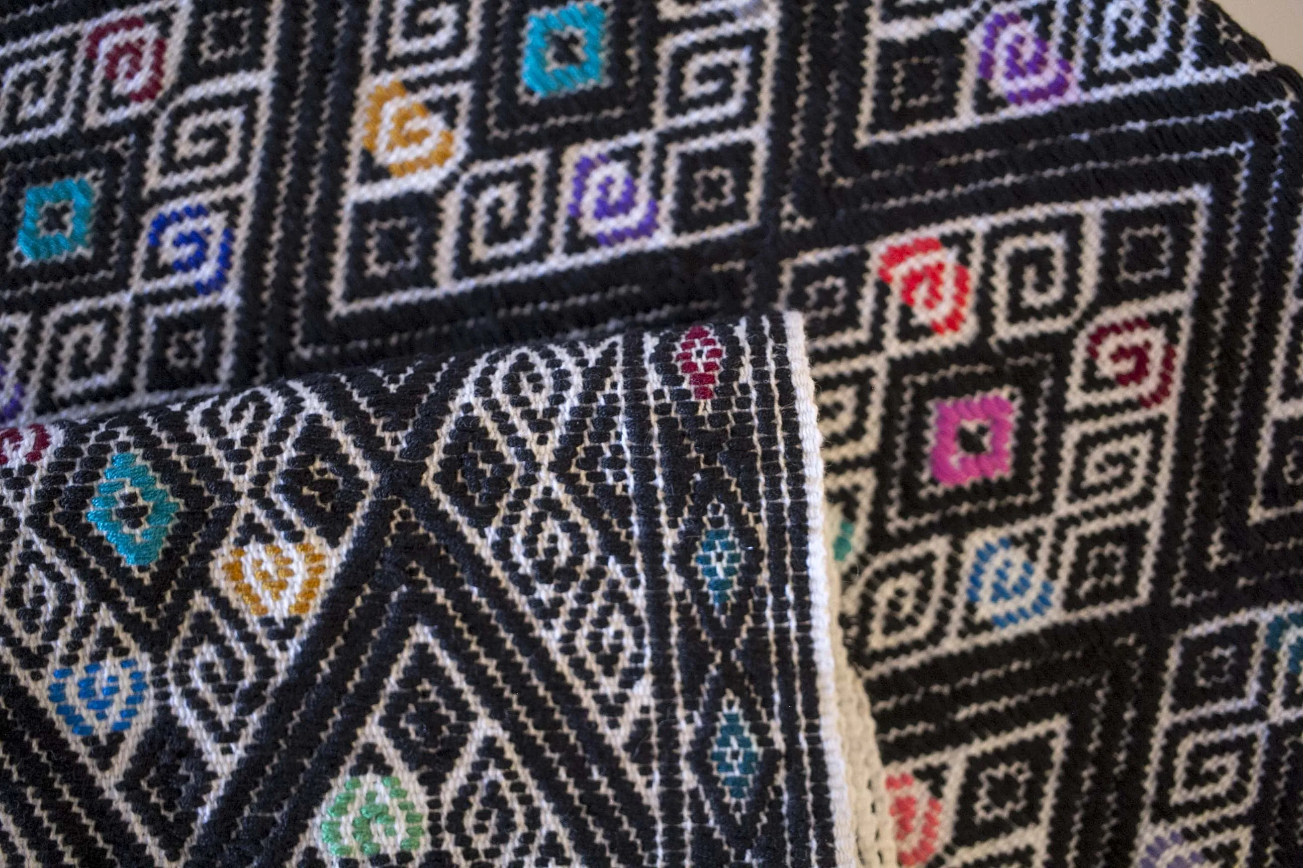 Larrainzar Table Runner