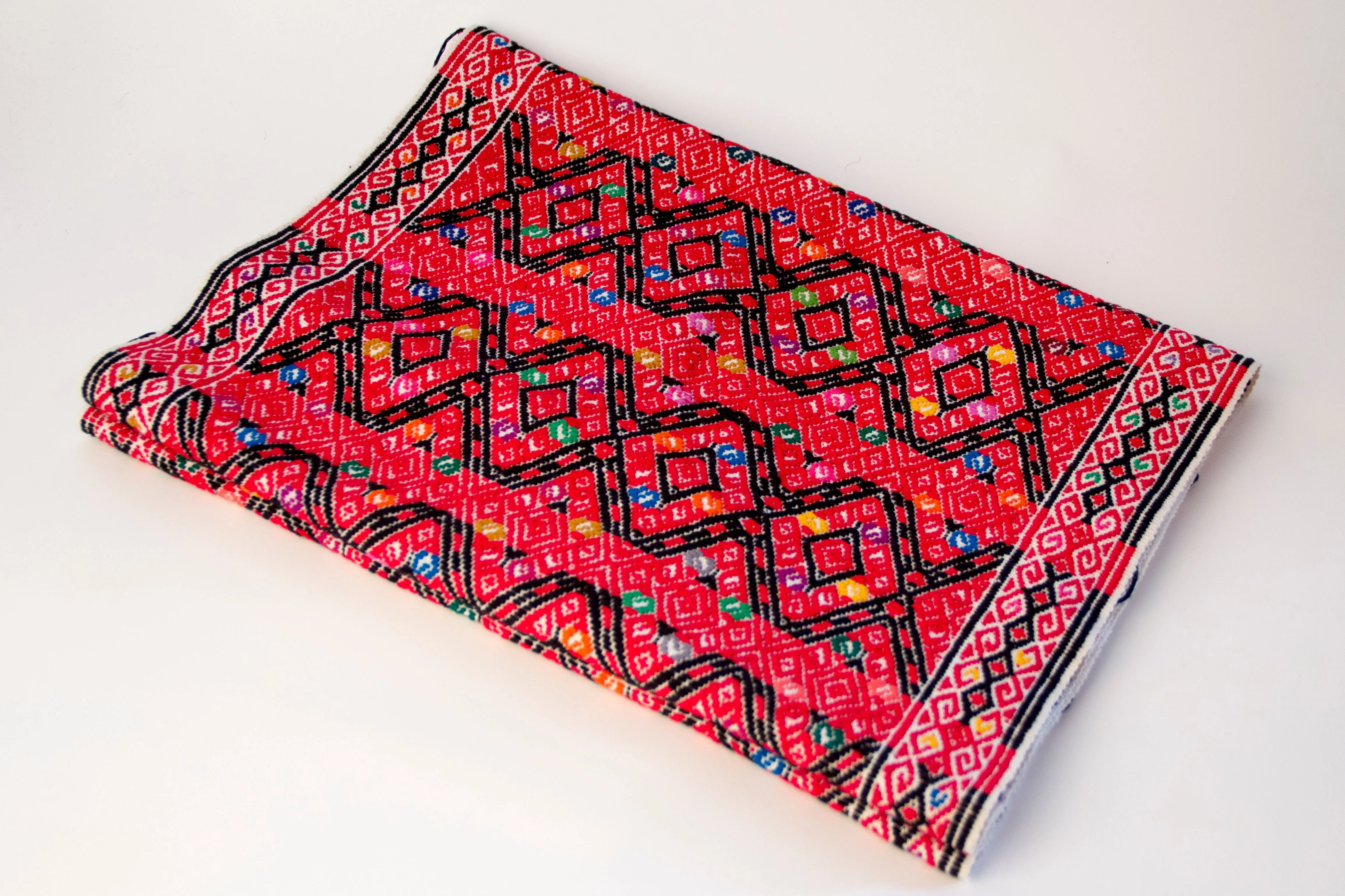 Larrainzar Table Runner