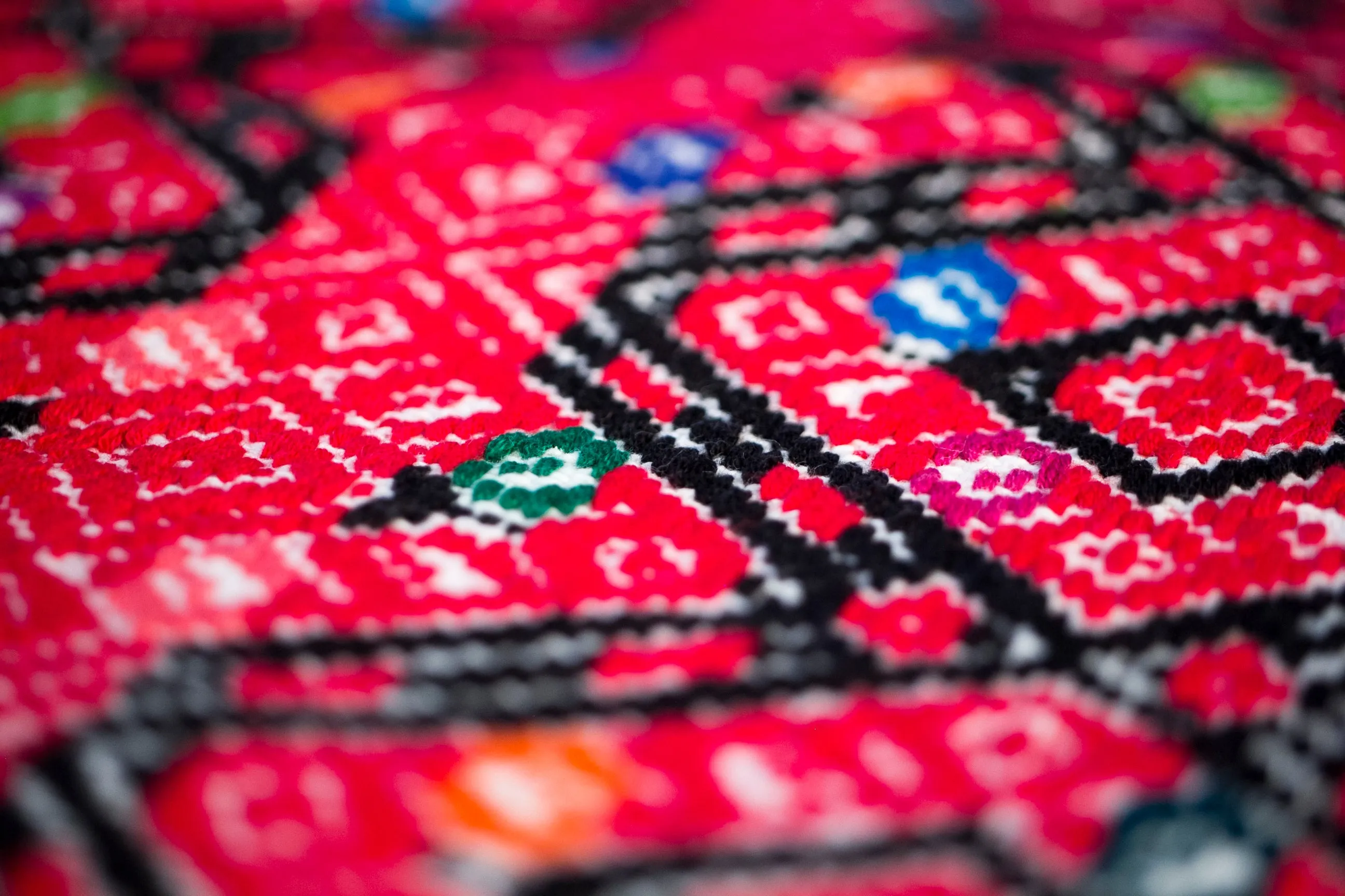 Larrainzar Table Runner