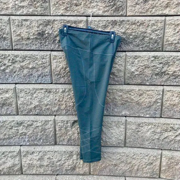 MONO B Green Mesh Cropped Yoga Leggings