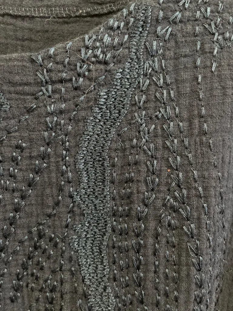 MORDENMISS EMBROIDERED TOP
