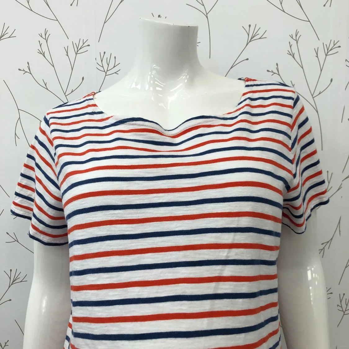 Old Navy Maternity TEE matern