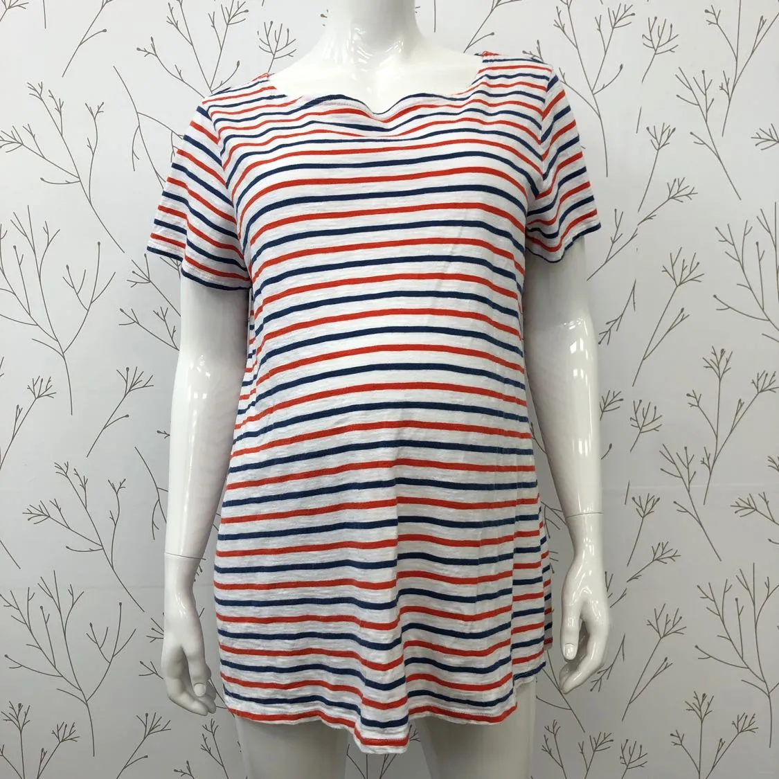 Old Navy Maternity TEE matern