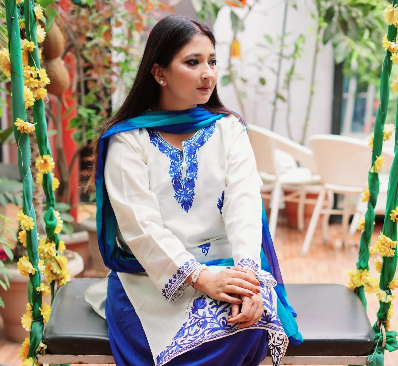 Poshdaar White Aari Embroidered Cotton Kurti