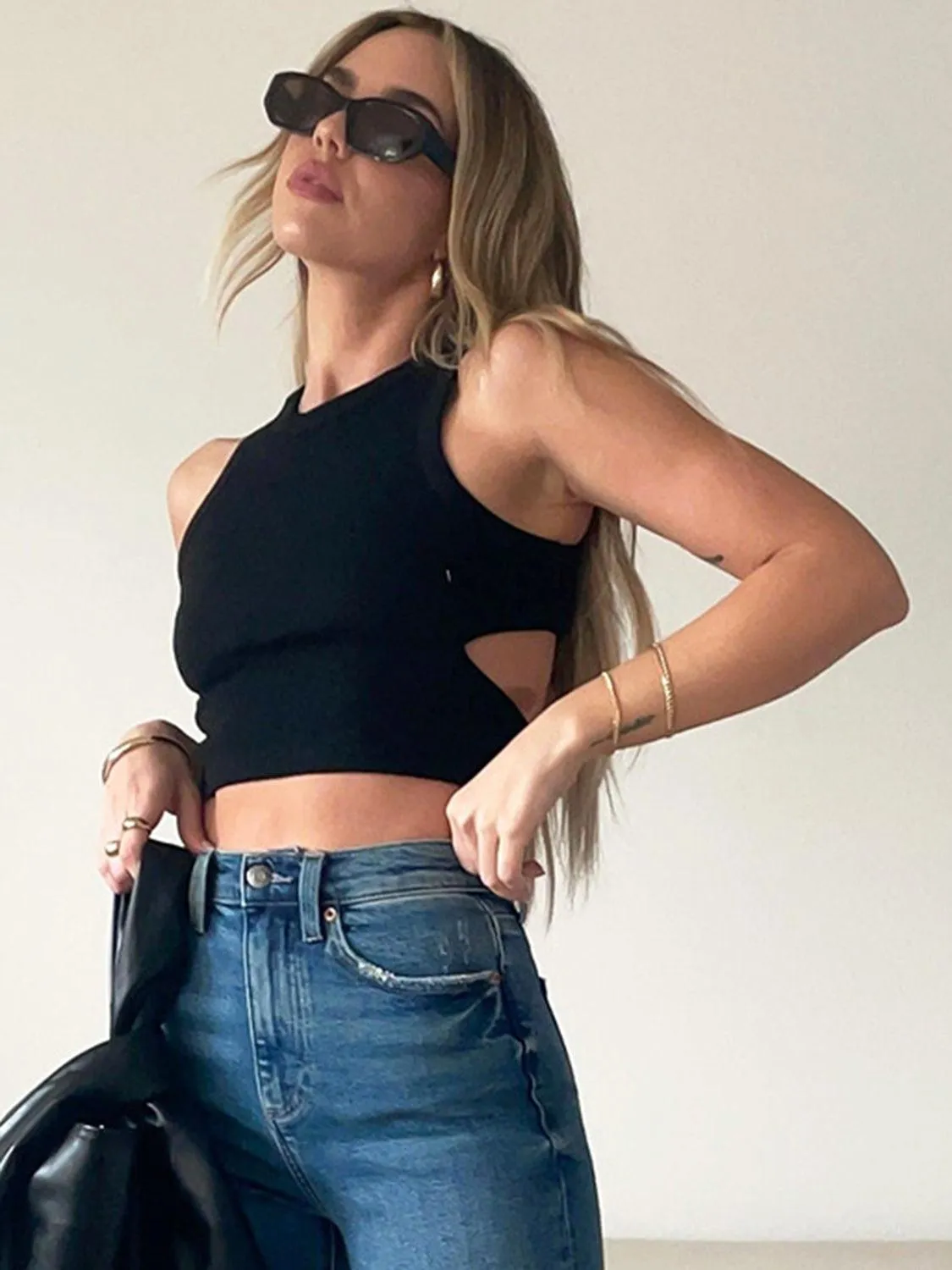 Sporty Vibe Cutout Cropped Tank Top