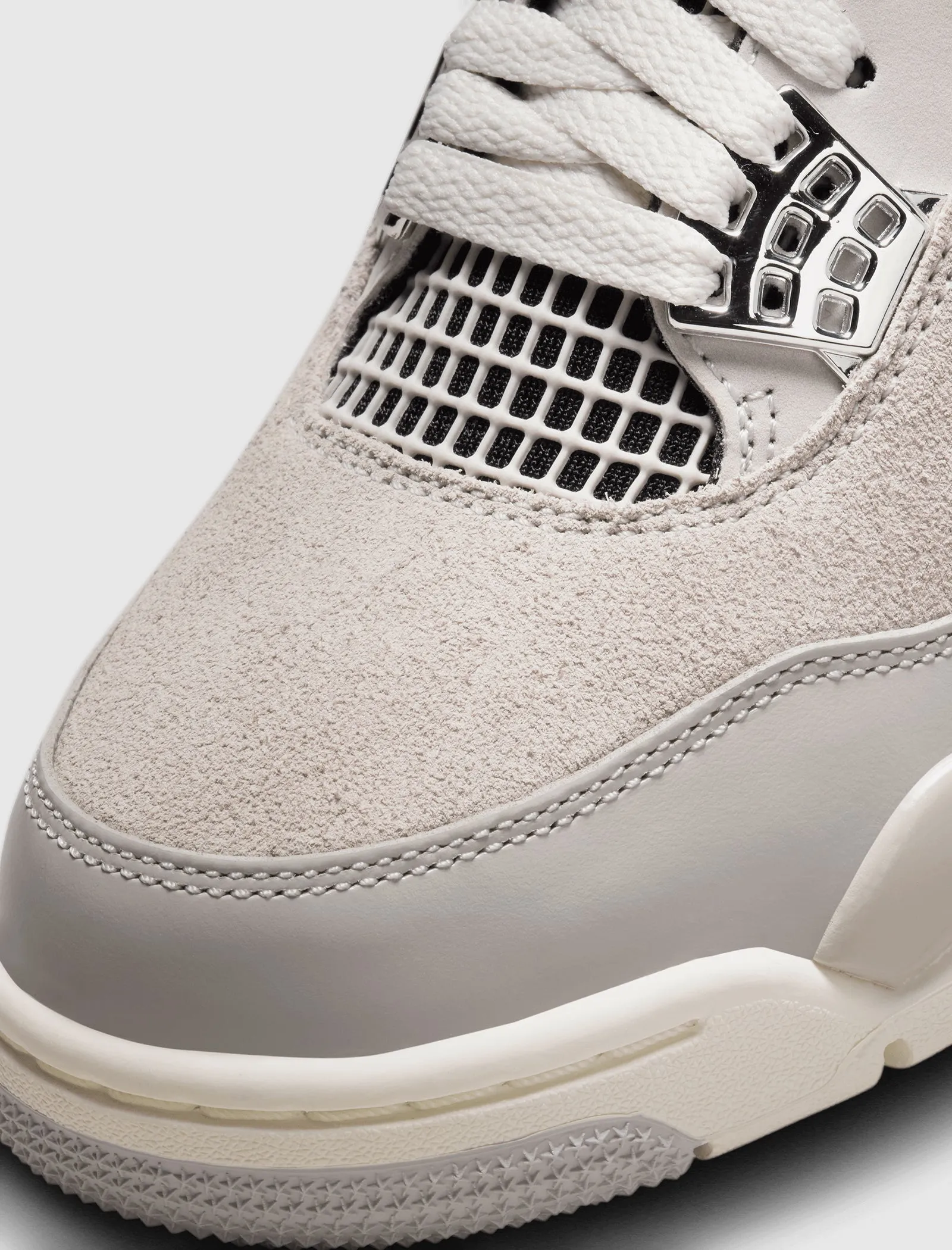 WOMEN'S AIR JORDAN 4 RETRO "FROZEN MOMENTS"